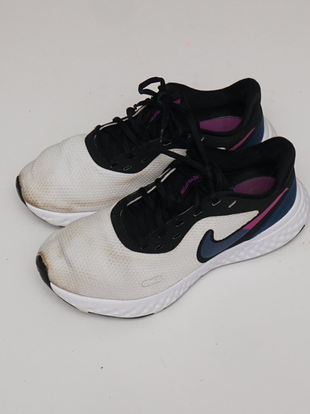 Nike Revolution 5 Womens Running Shoes White Black Blue Purple BQ3207-102 Sz 8